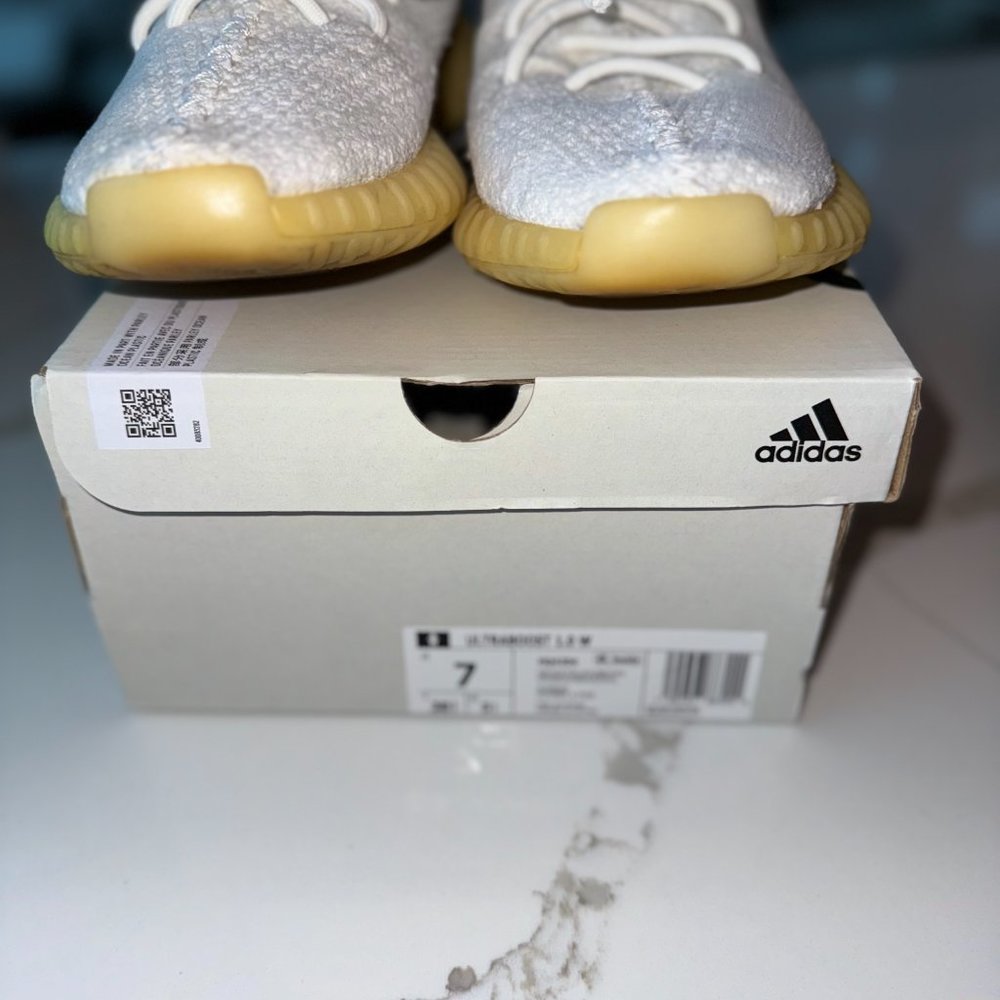 ADIDAS ULTRABOOST 1.0 Womens Sneaker Size 7 - Picture 4 of 5